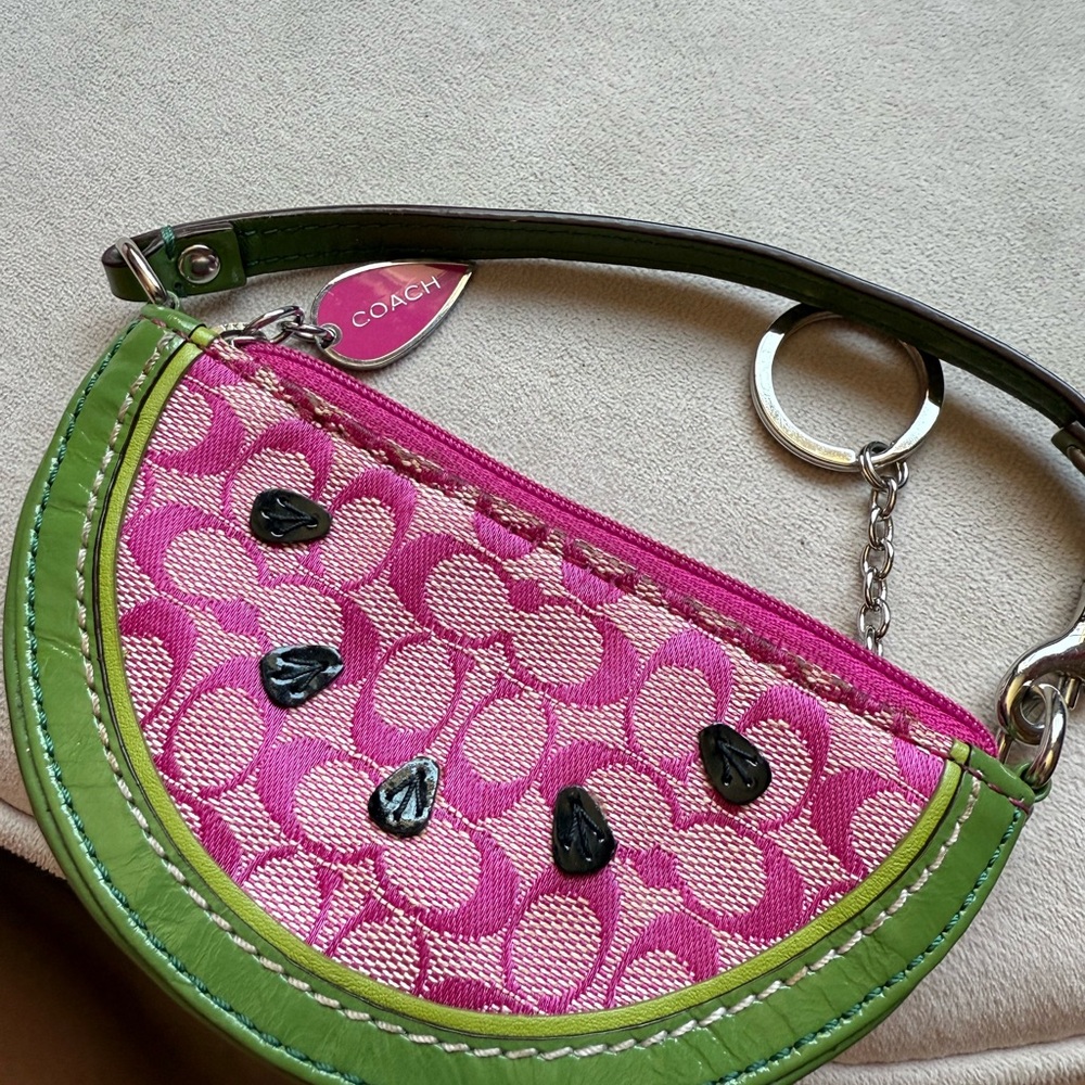 💕💕Rare Y2K Coach Watermelon coin purse/keychain💕💕